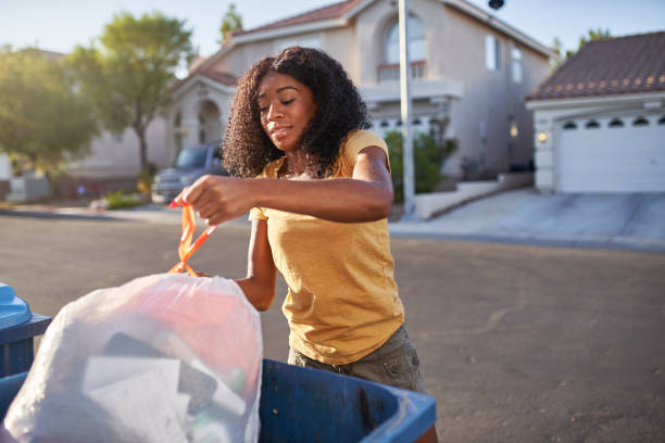 Best Trash Removal Near Me  in Hoisington, KS